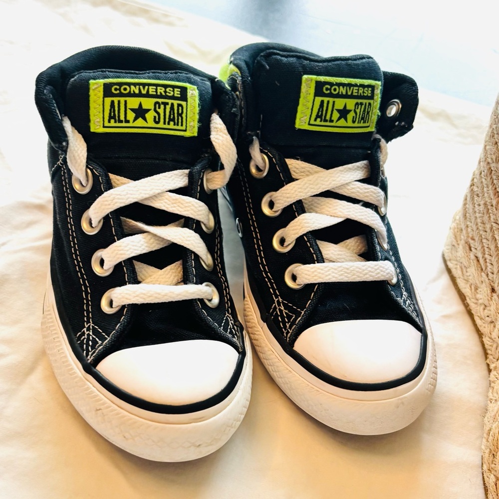Chuck Taylor All Star Axel Hyper Brights (Kids size 12)